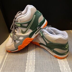 Nike Kids' Sneakers in Green and Orange size 7Y